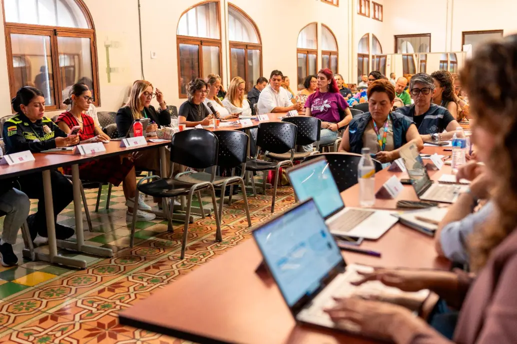 En el Consejo de Seguridad Pública para las Mujeres se priorizaron las violencias digitales. FOTO Cortesía Alcaldía de Medellín