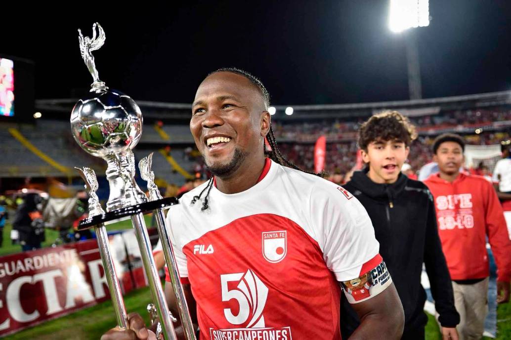 El vallecaucano Hugo Rodallega fue la gran figura del título de Superliga de Santa Fe, ante Junior. FOTO: Colprensa