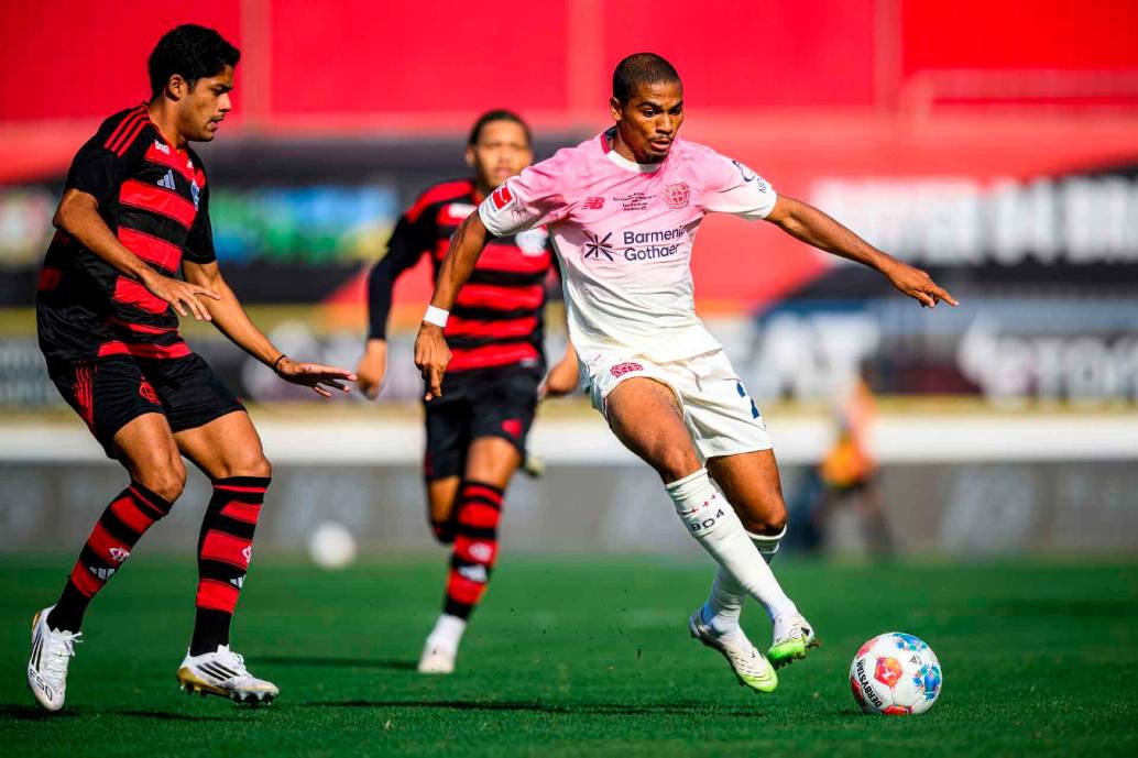 Flamengo sub-20 goleó al Bayer Leverkusen del técnico neerlandés Erik ten Hag, quien llegó en remplazo de Xabi Alonso.<b> </b>FOTO GETTY