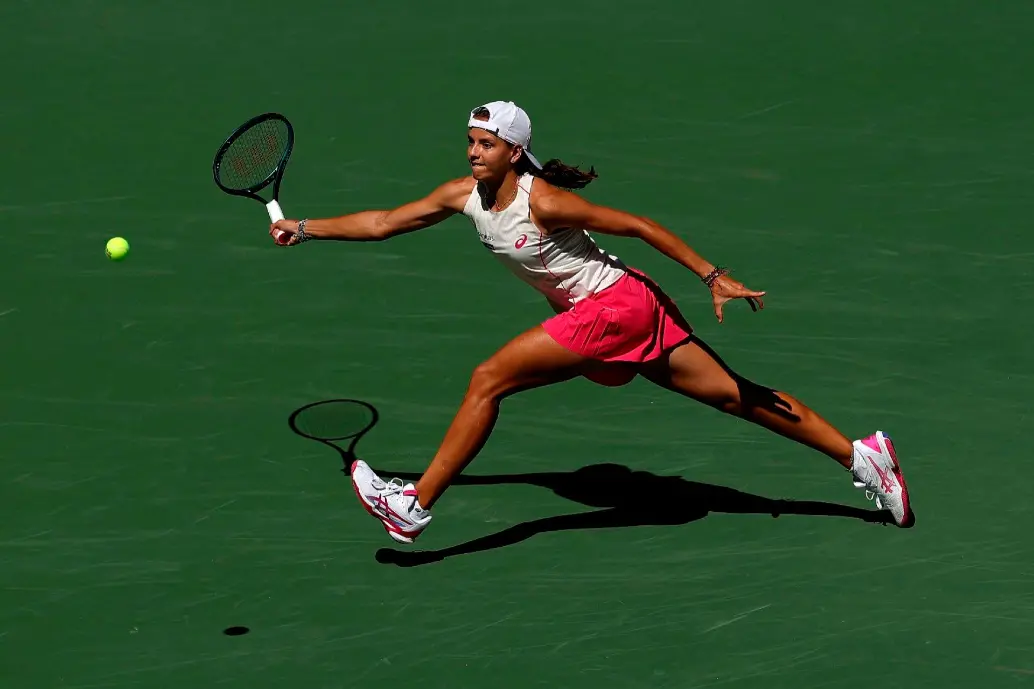La antioqueña Emiliana Arango Restrepo en acción. En la noche de este lunes buscará el paso al cuadro principal del Open de China. FOTO GETTY 