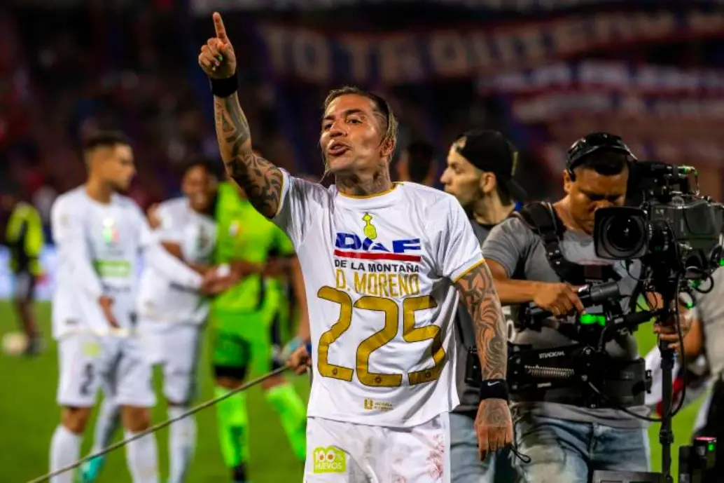 El delantero Dayro Moreno, nacido en Chicoral, Tolima, ajusta 370 goles en su carrera profesional y es el máximo artillero del fútbol nacional. FOTO EC