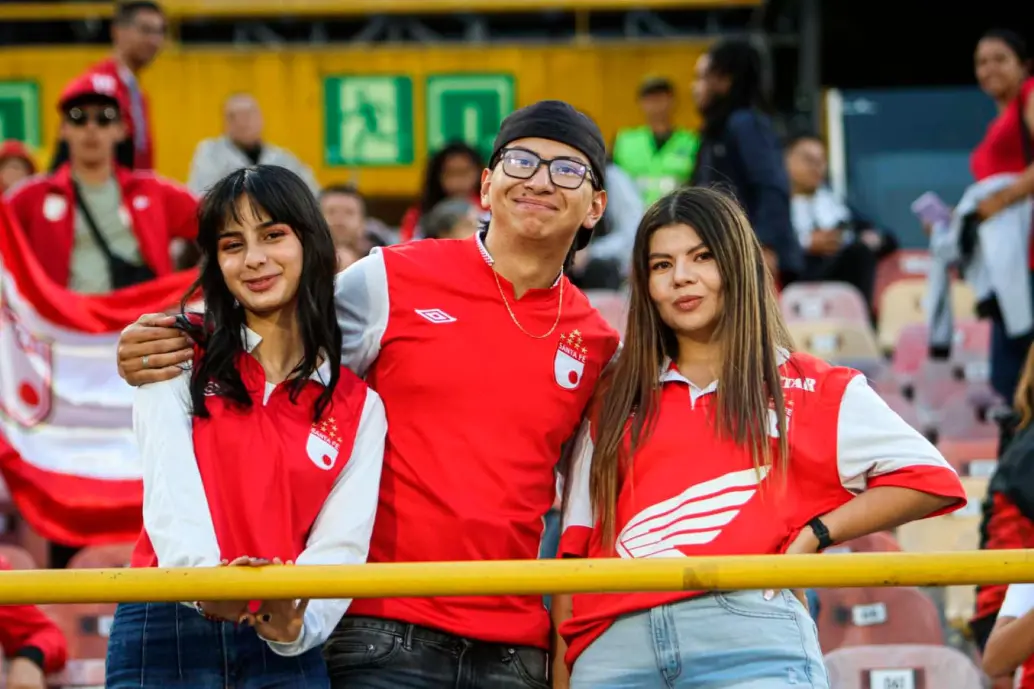 Santa Fe femenino tomó la decisión de jugar los próximos duelos como local sin público, mientras se define los resultados de la investigación por actos de racismo. Imagen de referencia. FOTO: Tomada de X @LeonasSantaFe