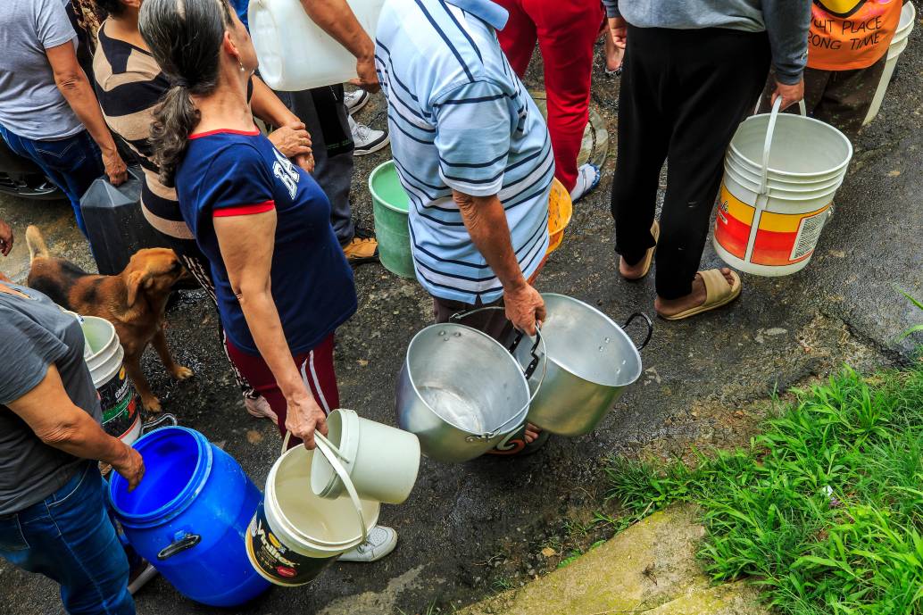 Los cortes programados se deben hacer por labores de mantenimiento y lavado de tanques. FOTO Julio César Herrera