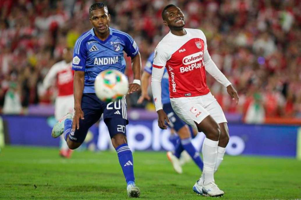 Los dos clásicos capitalinos Santa Fe - Millonarios de la Liga Femenina y la Liga Beplay-2 fueron aplazados. FOTO: Colprensa