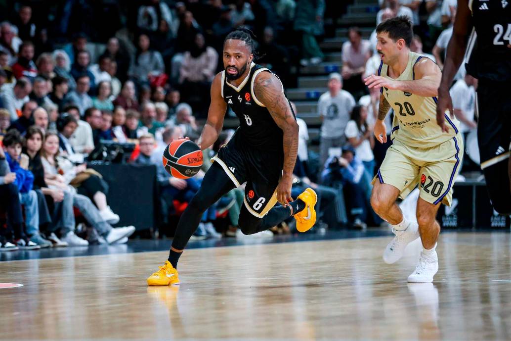 El colombiano Braian Angola #6 debutó en la Euroliga con su club el Asvel Villeurbanne de Francia. FOTO GETTY