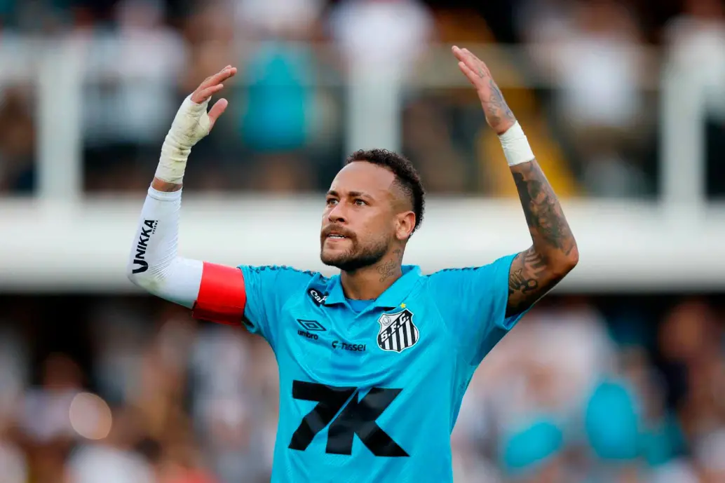 Neymar, el astro brasileño que regresó a Santos pero no ha encontrado el nivel para volver a brillar en el fútbol. FOTO Getty