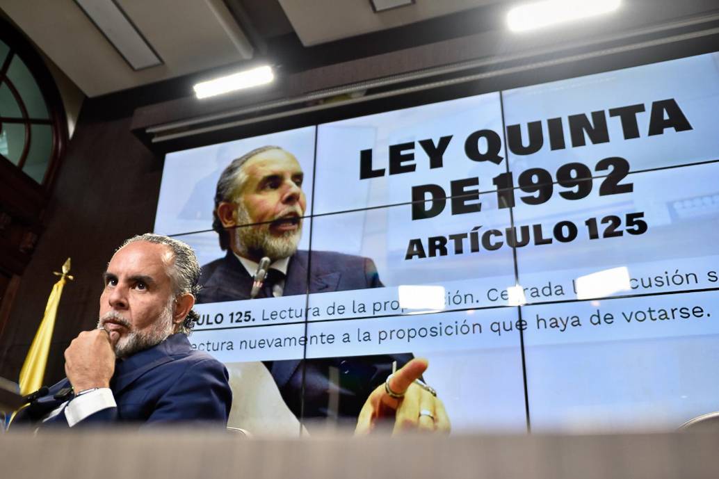 El ministro del Interior Armando Benedetti insistió en que, si el Senado no se pronunciaba sobre consulta popular, el Gobierno Nacional convocará a elecciones para realizarla. FOTO: Colprensa - Cristian Bayona