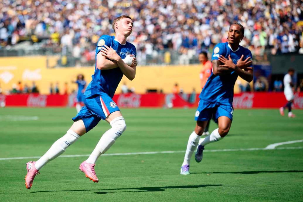 El delantero Cole Palmer marca doblete en la final de la Mundial de Clubes y el Chelsea lo gana parcialmente. FOTO GETTY 