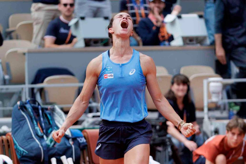 La francesa Loïs Boisson celebra la victoria que la instala en semifinales de Roland Garros<b>. </b>FOTO GETTY 