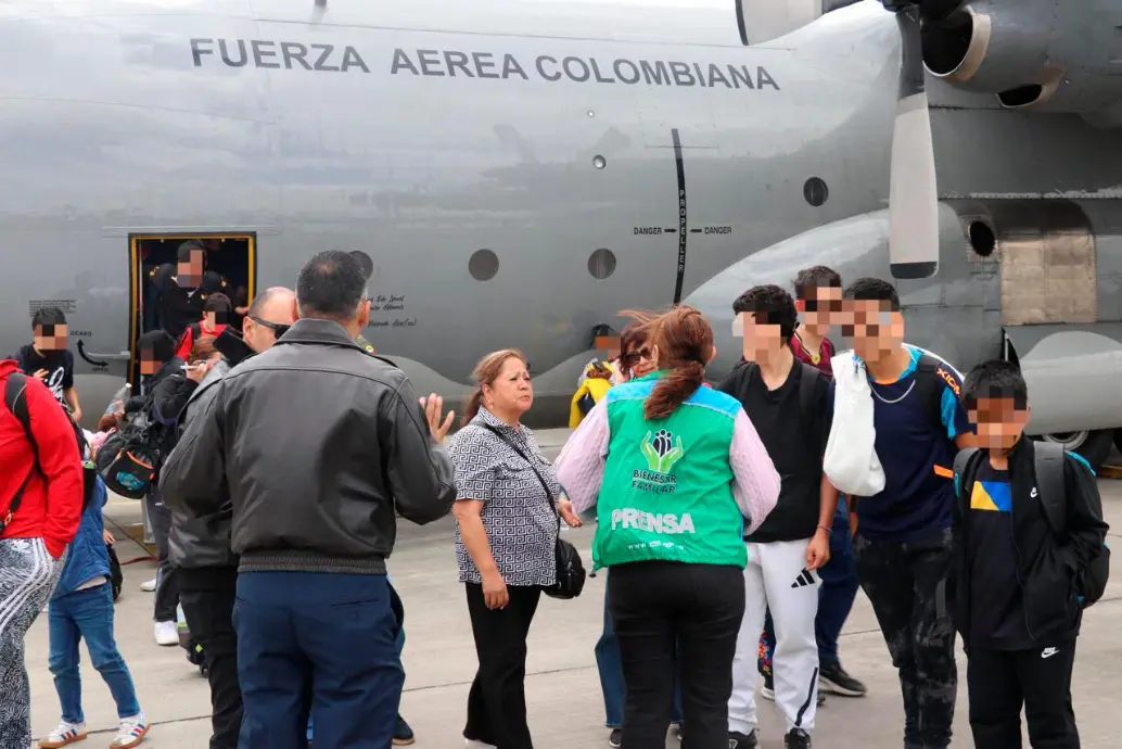 Los aviones Hércules C-130 de la Fuerza Aeroespacial Colombiana trasladaron al equipo de rescate USAR COL-1 hacia Venezuela y permitieron la repatriación de 47 connacionales, incluidos 19 niños deportistas. FOTO: CORTESÍA