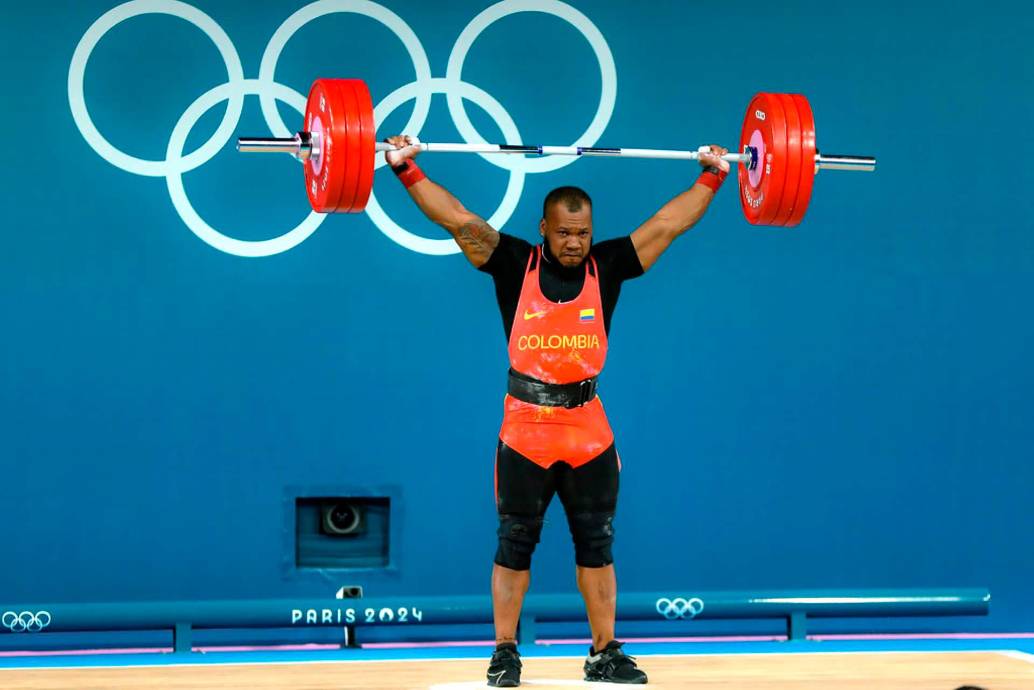 El pesista colombiano Yeison López durante la competencia de Juegos Olímpicos de París. Este martes, ganó dos oros y una plata en Mundial de Noruega. FOTO CORTSÍA COMITÉ OLÍMPICO COLOMBIANO 