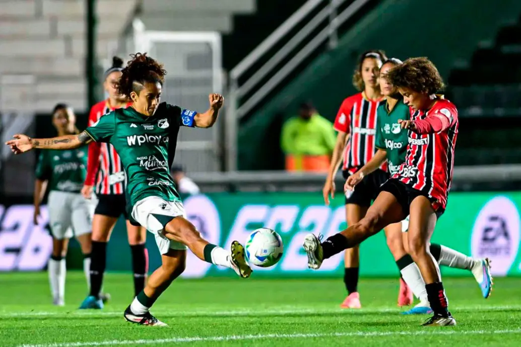 Paula García, capitana del Deportivo Cali fue la encargada de marcar el segundo tanto de las azucareras ante Sao Paulo, con un fuerte cobro de tiro penal. FOTO TOMADA X@LibertadoresFEM