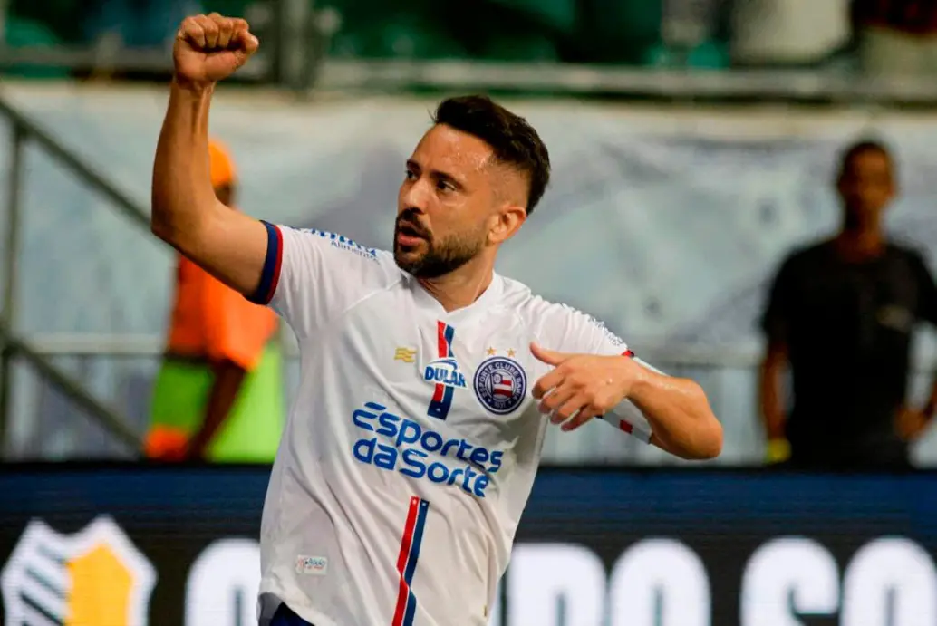 El club Bahía de Brasil expresó su solidaridad con el jugador brasileño Everton Ribeiro, diagnosticado con cáncer de tiroides. FOTO: Tomada de X @ECBahiaCityy