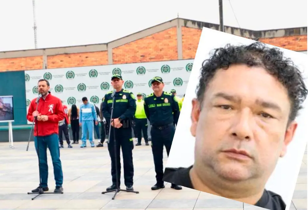 El alcalde Carlos F. Galán y la cúpula de la Policía Metropolitana de Bogotá presentaron la captura de 23 miembros de “el Mesa”; luego el mandatario lamentó el beneficio a “el Montañero” (en el recuadro). FOTOS: CORTESÍA Y ALCALDÍA DE BOGOTÁ.
