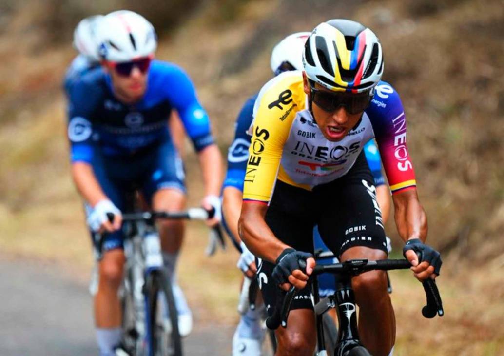 El colombiano atacó en la etapa 16 y la ganó en la Vuelta a España. FOTO: Tomada de X Ineos