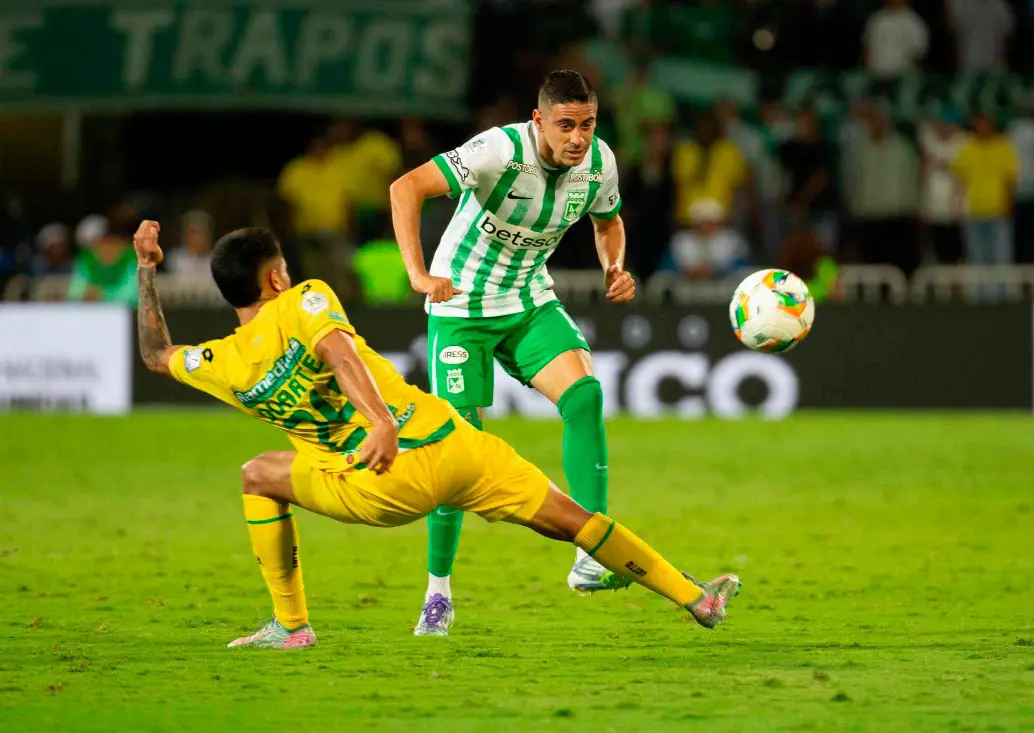 Atlético Nacional jugó ante Bucaramanga, por más de dos minutos con los cuatro extranjeros en el campo: Camilo Cándido, Juan Bauza, Facundo Batista y Billy Arce. FOTO CAMILO SUÁREZ 