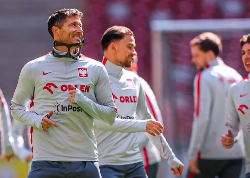 El delantero Robert Lewandowski espera llevar a Polonia al Mundial de Norteamérica 2026 en un duelo ante Suecia. FOTO: Tomada de X @lewy_official