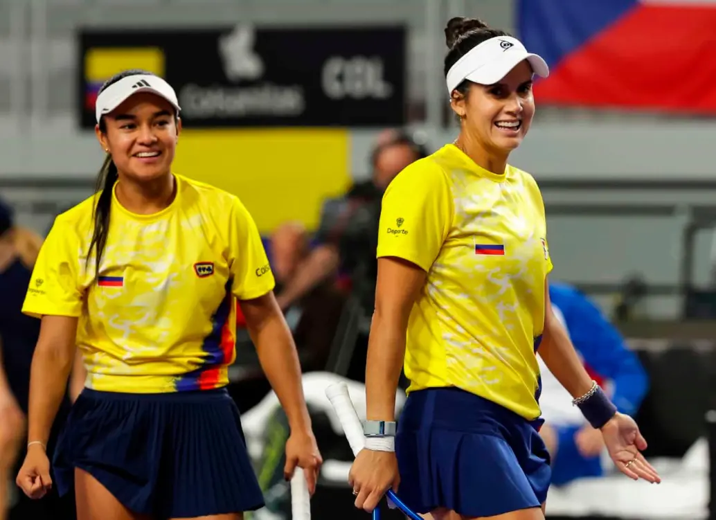 Camila Reyes y María Paulina Pérez, integrantes de la dupla colombiana que está en la Billie Jean King Cup en Croacia. FOTO: Cortesía Fedecoltenis