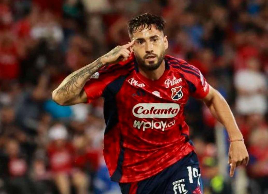 El delantero del rojo Francisco Fydriszewski marcó el primero del DIM en la final ante Santa Fe en el Atanasio Girardot. FOTO MANUEL SALDARRIAGA 