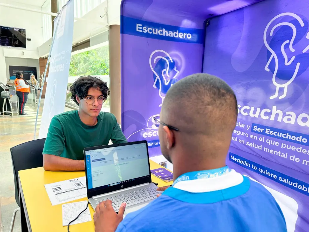 Los Escuchaderos son una de las estrategias de la Alcaldía de Medellín para promover la salud mental. FOTO Cortesía Alcaldía de Medellín