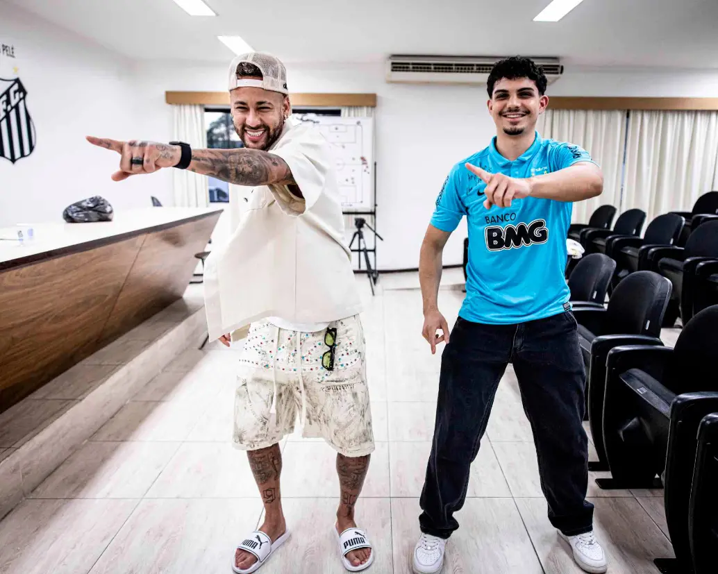 Neymar recreó junto a Matheus la celebración que en 2012 los hizo famosos. FOTO TOMADA X@SantosFC