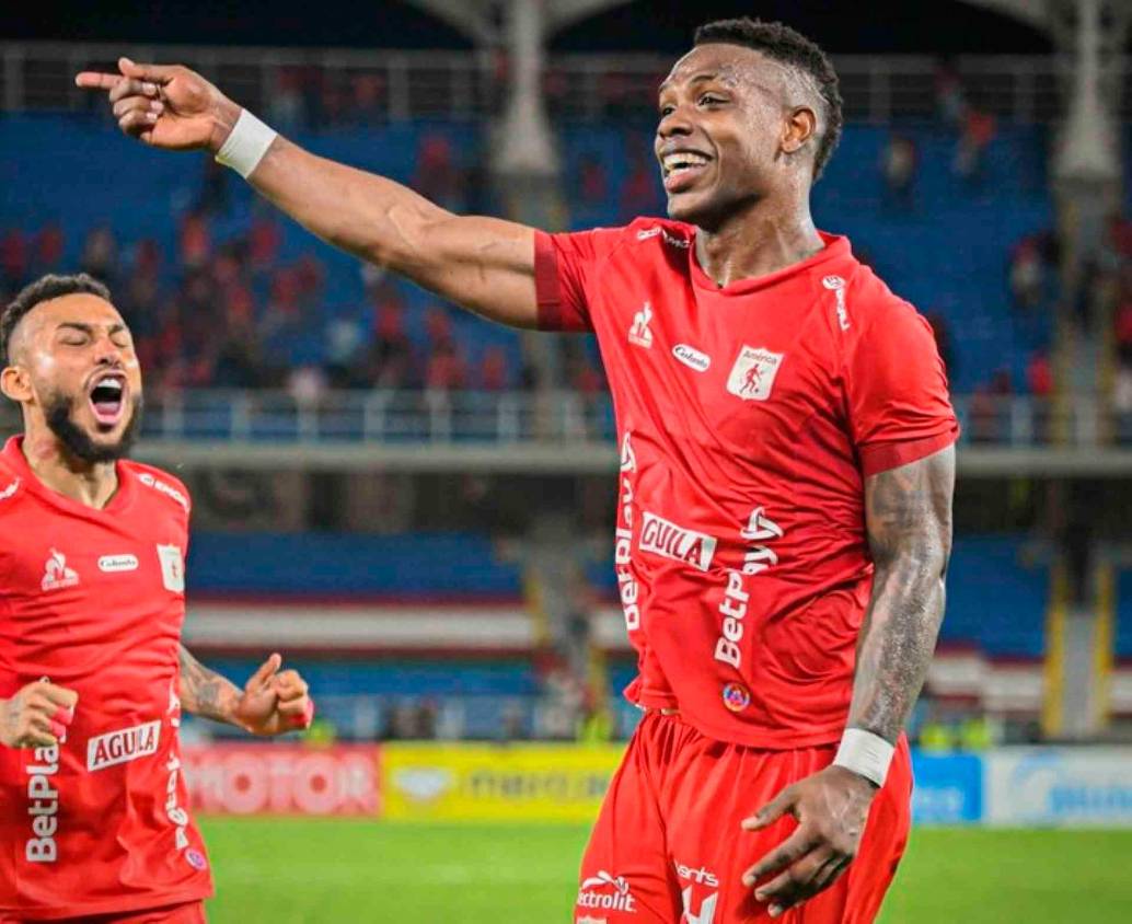 Jean Pestaña celebra el gol con el que América empató 1-1 con Racing en el Pascual Guerrero y avanzó a los octavos de final de la Copa Sudamericana. FOTO TOMADA X@AmericadeCali