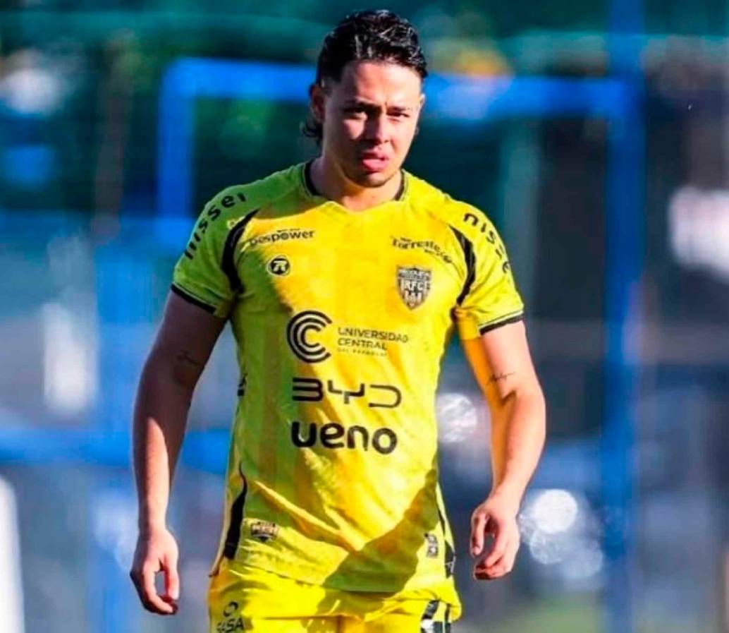 Juan Sebastián Herrera celebra el gol que marcó con Recoleta en la victoria 1-0 ante Cerro Porteño en el Torneo de Reservas de Paraguay.<span class="mln_uppercase_mln"> fOTO</span> <b><span class="mln_uppercase_mln">cortesía</span></b>