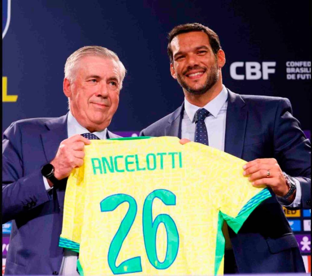 Carlo Ancelotti junto a Samir Xaud en su presentación como nuevo seleccionador de Brasil. OTO TOMADA X@CBF_Futebol