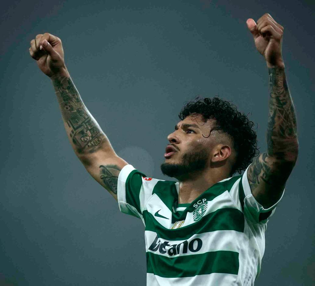 El colombiano Luis Javier Suárez celebra su gol por Sporting de Lisboa en el empate 1-1 como visitante ante Porto, su tanto 19 en la Liga de Portugal. FOTO TOMADA X@SportingCP