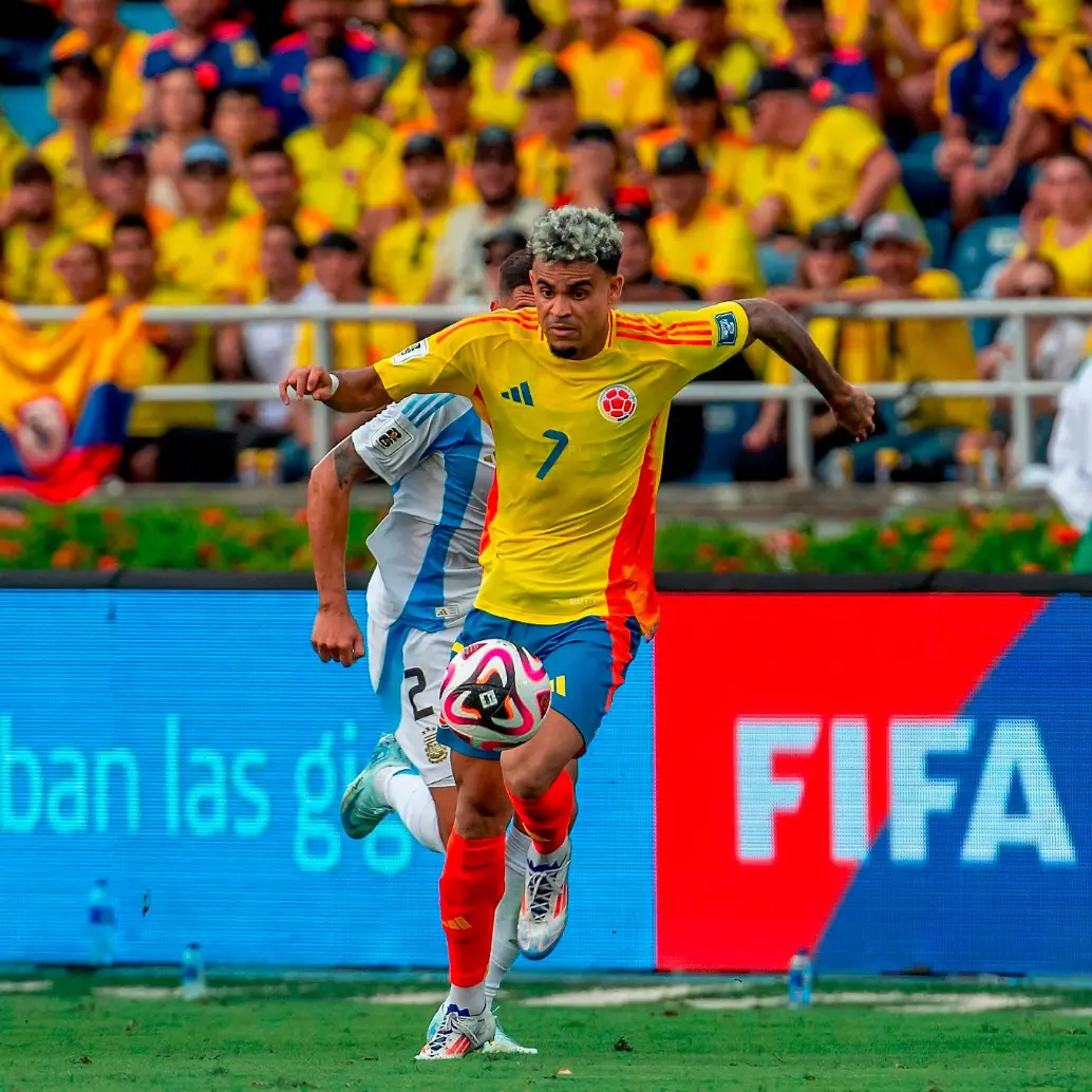 Luis Díaz llega con el objetivo de colaborar para sellar la clasificación de Colombia al que sería su primer Mundial con la Tricolor. FOTO JUAN ANTONIO SÁNCHEZ