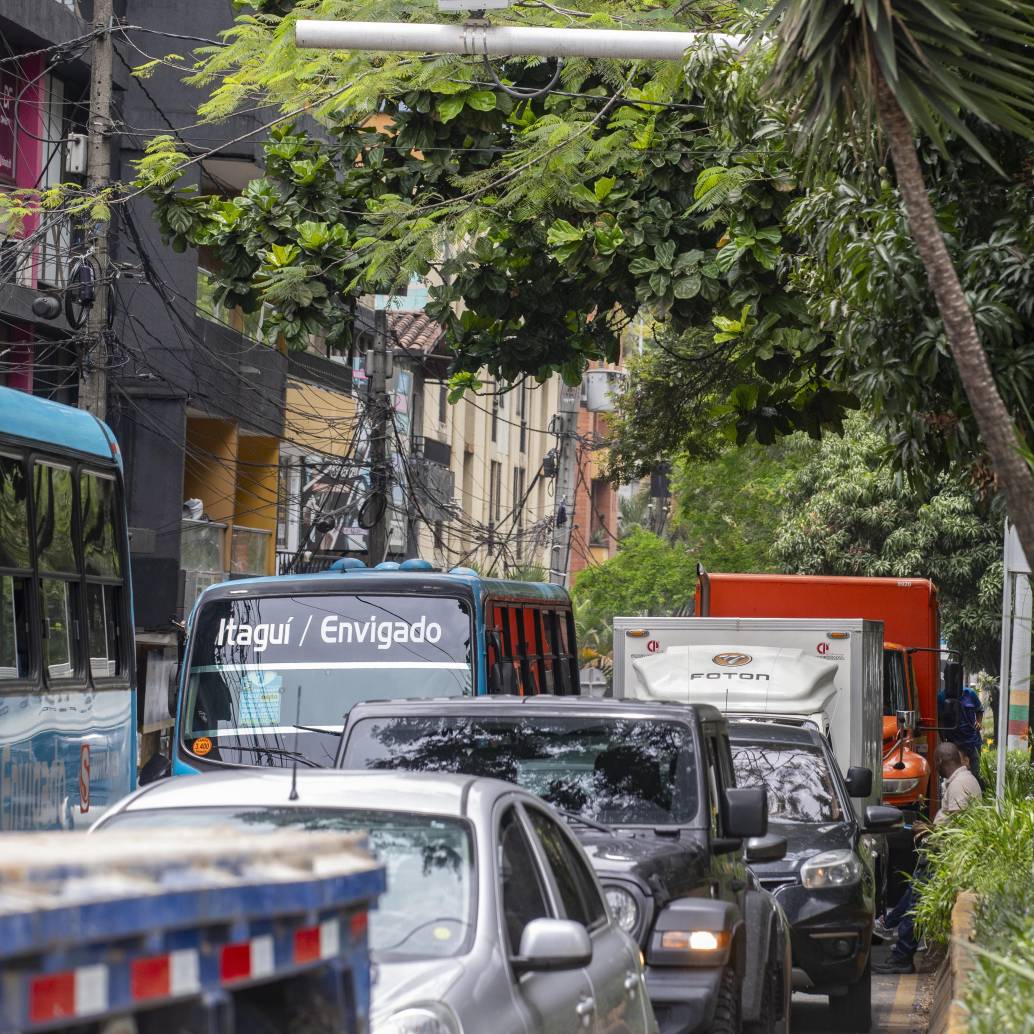 Descripción: Itaguí es el municipio con más Cámaras de fotomultas o fotodetección por metro cuadrado en el país. Fecha de evento: 08/04/2025. Foto: Esneyder Gutiérrez Cardona