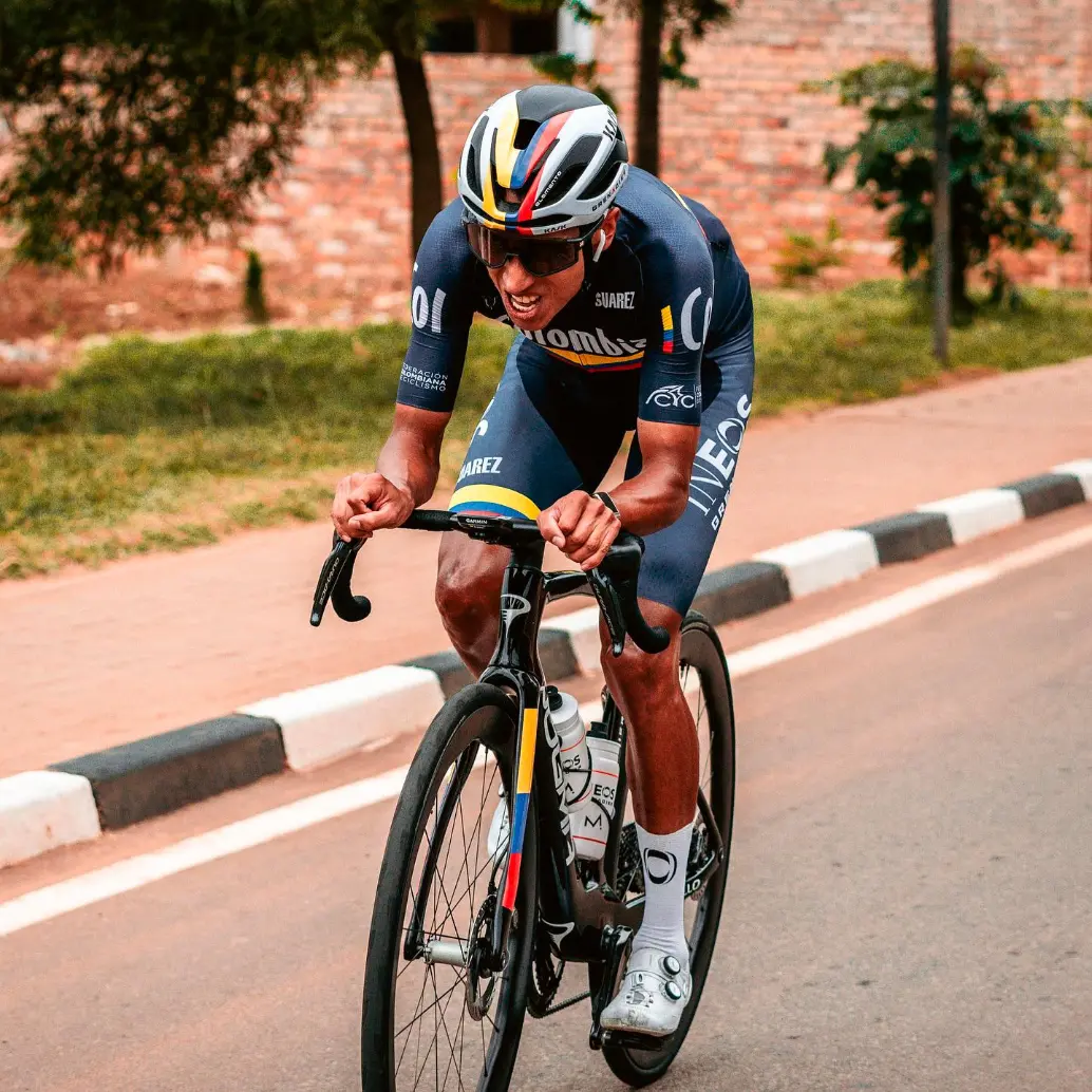 El cundinamarqués Egan Bernal fue campeón nacional de crono y ruta en las pruebas que se realizaron en febrero en Bucaramanga. Todo el año corrió con la bandera nacional en el pecho. <span class="mln_uppercase_mln">FOTO</span> <b><span class="mln_uppercase_mln">@eganbernal</span></b> 