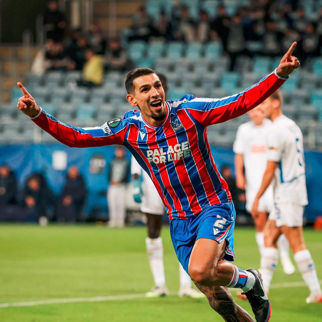 Daniel Muñoz festejando su gol con el Crystal Palace en la Conference League. FOTO GETTY