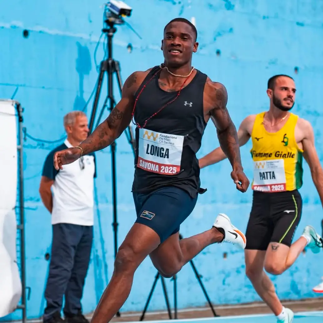 Ronal Longa, que cumplirá este 30 de junio 21 años de edad, viene impresionando con sus progresos en el área de la velocidad. Se radicó en Ecuador y tras recuperarse de una lesión volvió a su mejor nivel. En el Mundial de mayores en Tokio espera estar entre los finalistas. FOTO Instragram Ronal-Chiara Montesano
