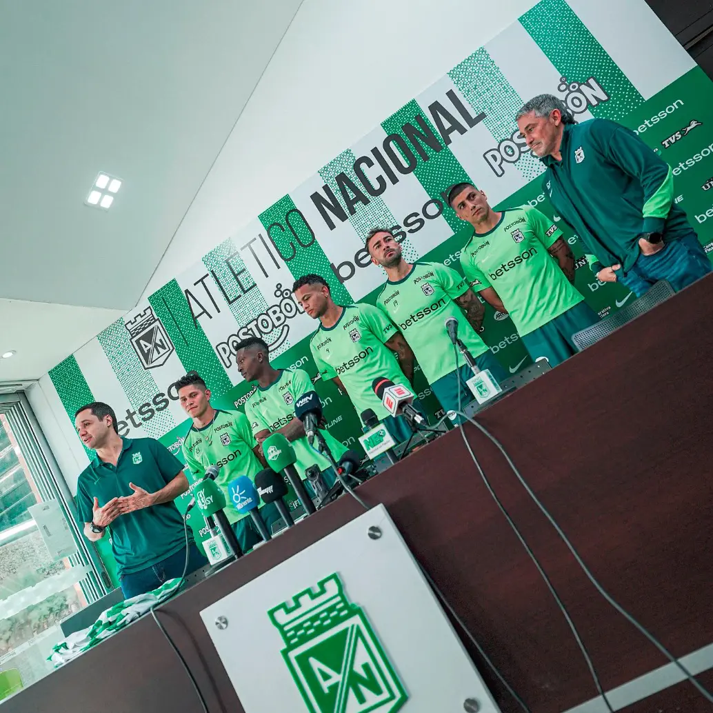 Imágenes de la presentación de los 5 refuerzos de Nacional para este semestre. FOTO ATLÉTICO NACIONAL