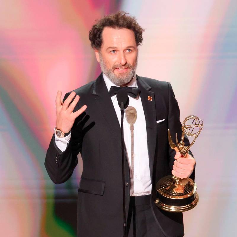 Matthew Rhys hizo historia al ganar dos premios en la noche en las categorías de actuación. FOTO Cortesía Getty