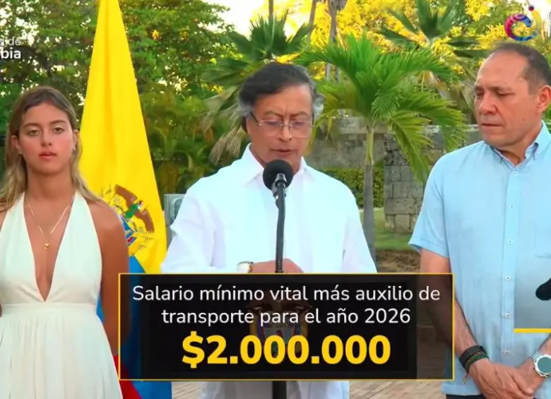 Gustavo Petro, presidente de Colombia; y su ministro del Trabajo, Antonio Sanguino. FOTO: captura de pantalla