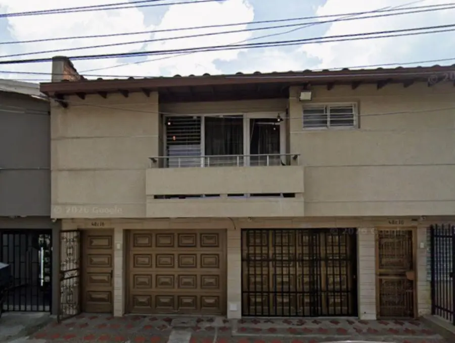 Dentro de esta casa, en el barrio Estadio, ocurrió el asesinato del estadounidense Jean Roody Dagobert, de 36 años. FOTO: GOOGLE MAPS