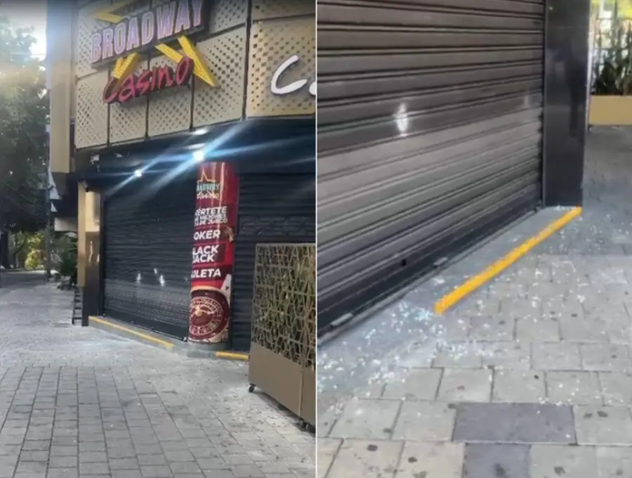 Así quedó el casino en su exterior luego del ataque con el elemento explosivo, aparentemente una granada, el cual fue lanzado desde una motocicleta. FOTOS: CORTESÍA