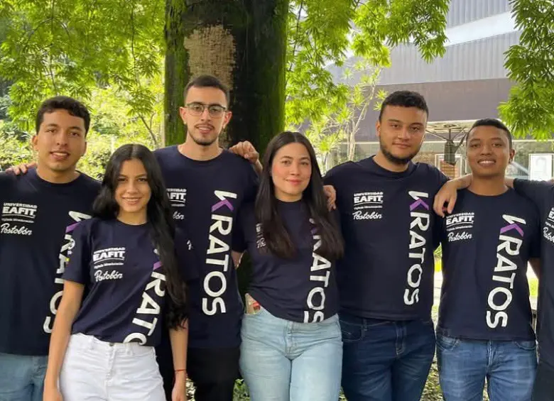 El ingeniero David junto a algunos compañeros de Eafit en el desarrollo del proyecto Kratos. FOTO: Cortesía.