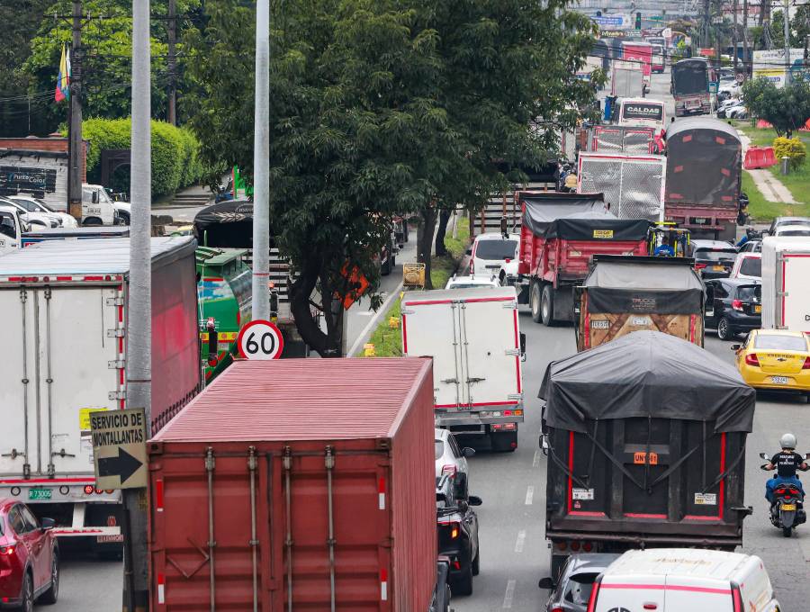 La diferencia de dígitos en los vehículos estaría relacionado, principalmente, a las ofertas que se hacen a la hora de vender vehículos nuevos, por lo que hay mayores congestiones en algunos días de la semana. FOTO: MANUEL SALDARRIAGA