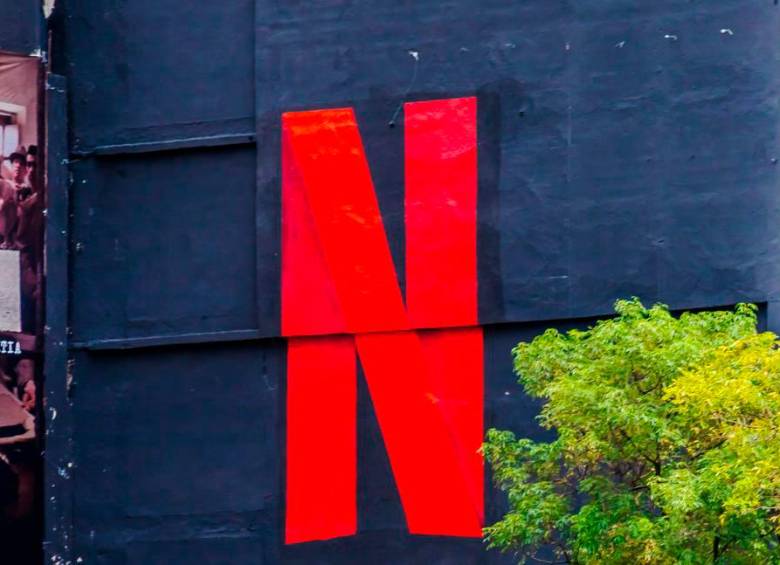 Netflix recortará cerca de 1.000 empleos en el mundo, en una reestructuración que coincide con sus esfuerzos por diversificar los ingresos mediante publicidad, videojuegos y contenidos en directo. FOTO: GETTY