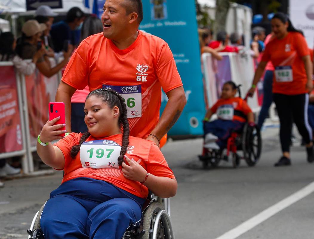 El evento deportivo tuvo recorridos de 5 y 10 kilómetros, su punto de salida y llegada fue la estación Estadio del Metro de Medellín. Foto: Manuel Saldarriaga Quintero.
