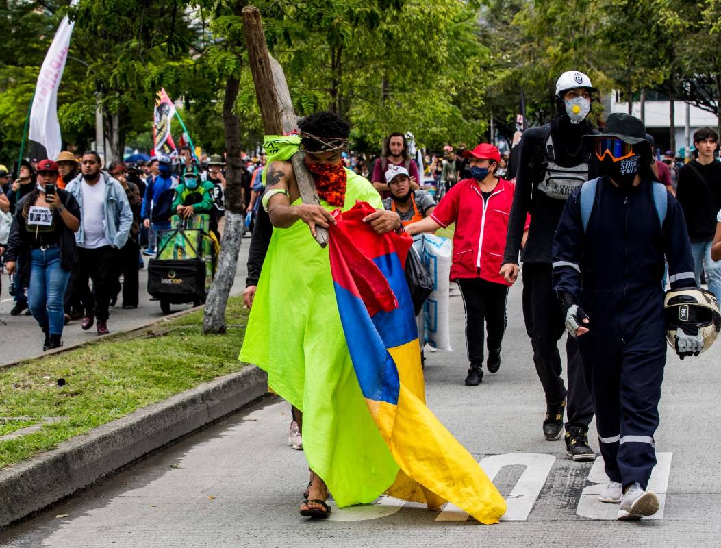 Algunos marchantes protestaron de manera original. Foto: JULIO CÉSAR HERRERA