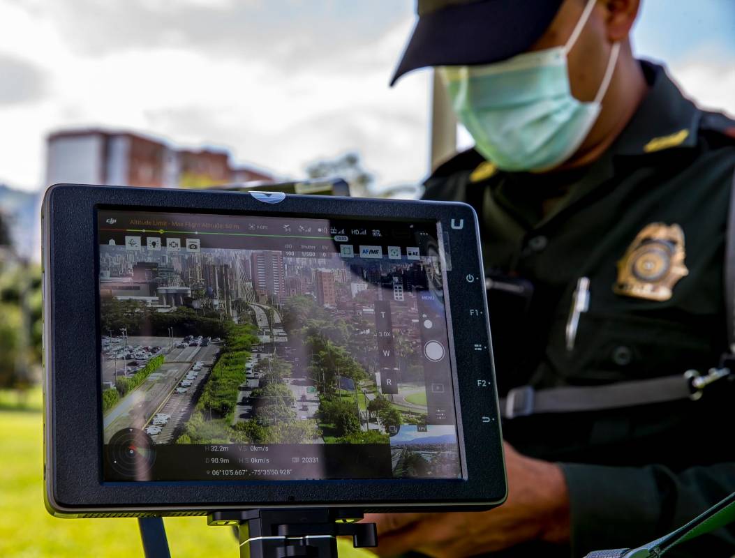 La prueba piloto será definitiva para que Envigado analice si es viable, o no, seguir con el uso de los drones durante lo que resta del cuatrienio. Foto Juan Antonio Sánchez Ocampo
