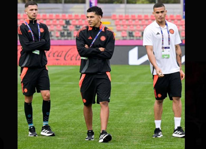Simón García, Emilio Aristizábal y Jordan García, tres de los jugadores que serían titulares con Colombia en el debut ante Arabia Saudita. FOTO CORTESÍA FCF 