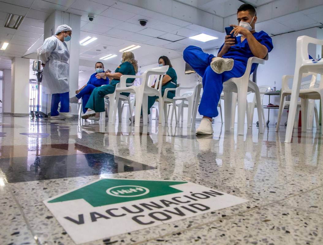 En los diferentes hospitales del Valle de Aburrá se destinaron espacios para la vacunación. Foto Juan Antonio Sánchez Ocampo
