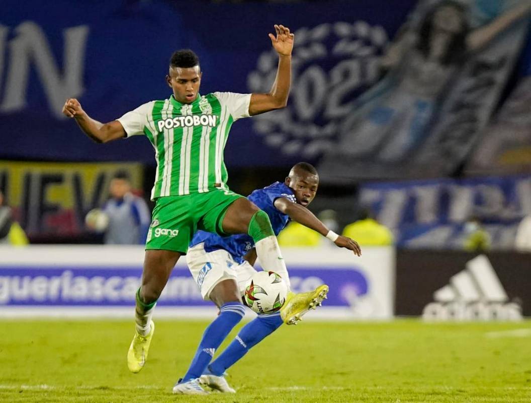 Juan David Cabal, quien venía cumpliendo el rol de central, se desempeñó como lateral en el partido. Foto: Colprensa
