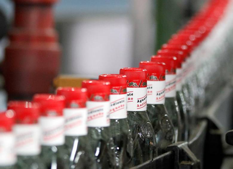 Alianza Mayorista, Dispresco e Interlicores son los únicos tres distribuidores del licor de la FLA en Antioquia, en el canal tienda a tienda. FOTO Jaime Pérez