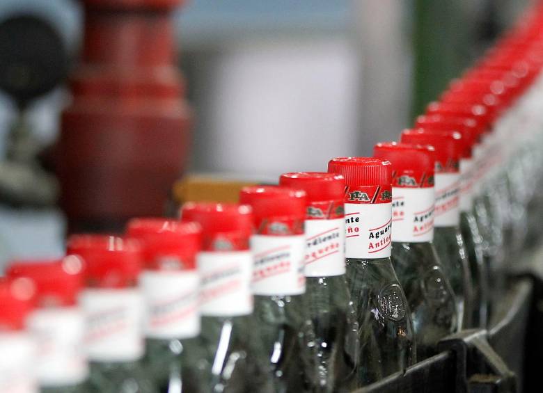 Las tres empresas implicadas en la investigación concentraron casi el 80% de la distribución de los productos de la Fábrica de Licores durante la última década. FOTO: JAIME PÉREZ